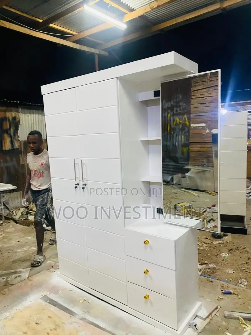 Makabati Milango Mitatu Mpya Zinapatikana Full Mbao.