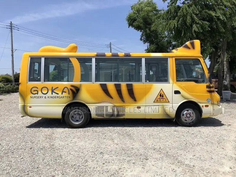 Mitsubishi Fuso Rosa 2003 Yellow