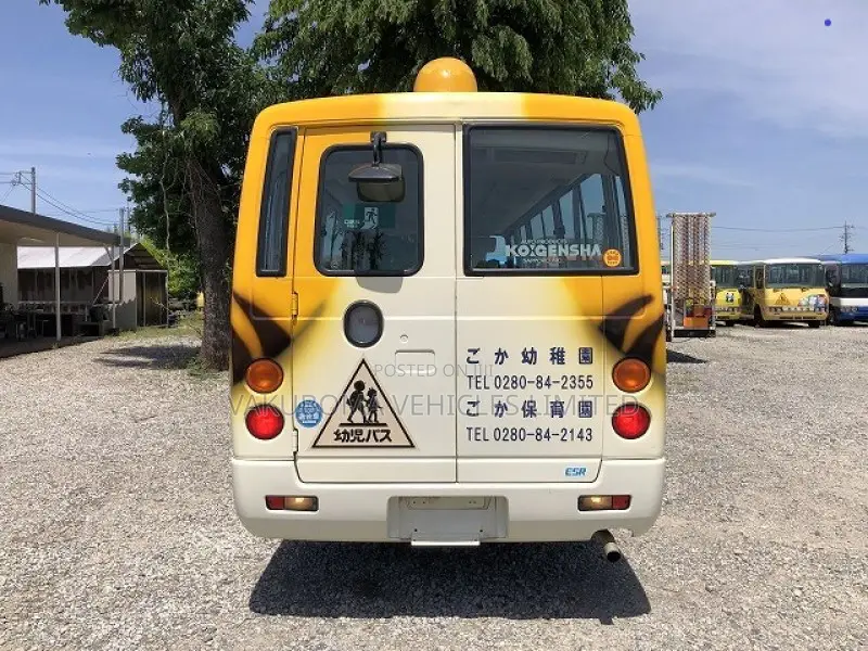 Mitsubishi Fuso Rosa 2003 Yellow