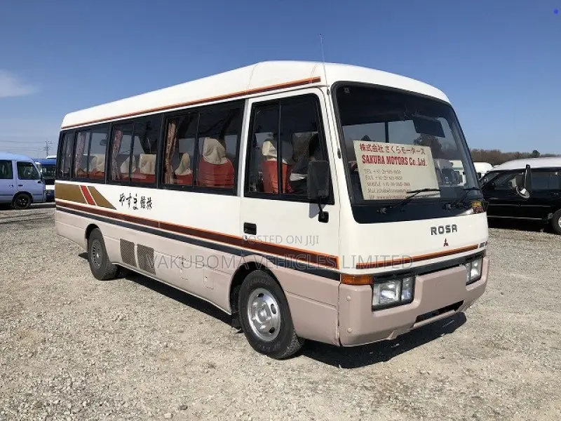 Mitsubishi Fuso Rosa 1990 White