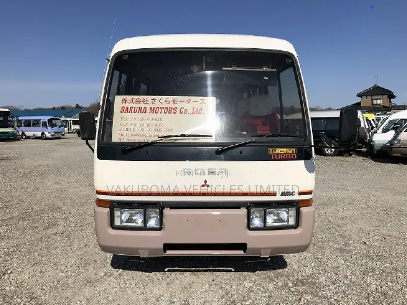 Mitsubishi Fuso Rosa 1990 White