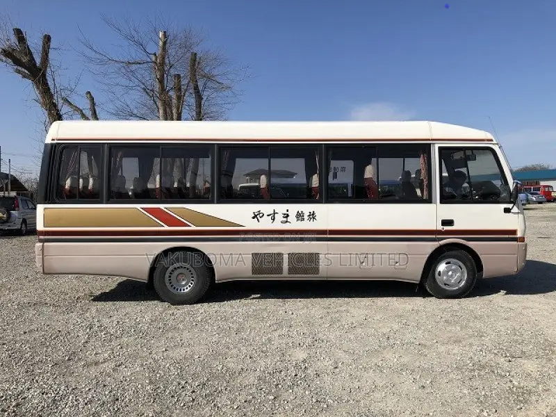 Mitsubishi Fuso Rosa 1990 White