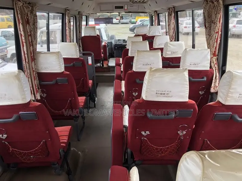 Mitsubishi Fuso Rosa 1990 White