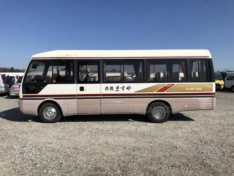 Mitsubishi Fuso Rosa 1990 White