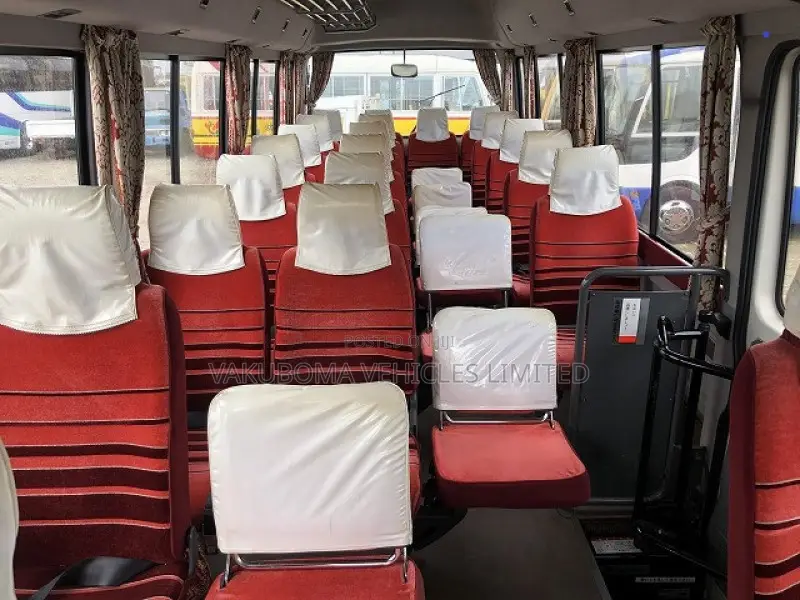 Mitsubishi Fuso Rosa 1990 White