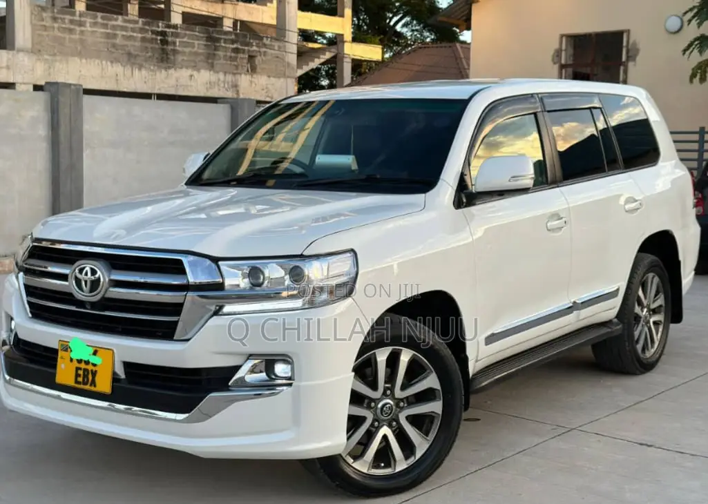 Toyota Land Cruiser 2015 White
