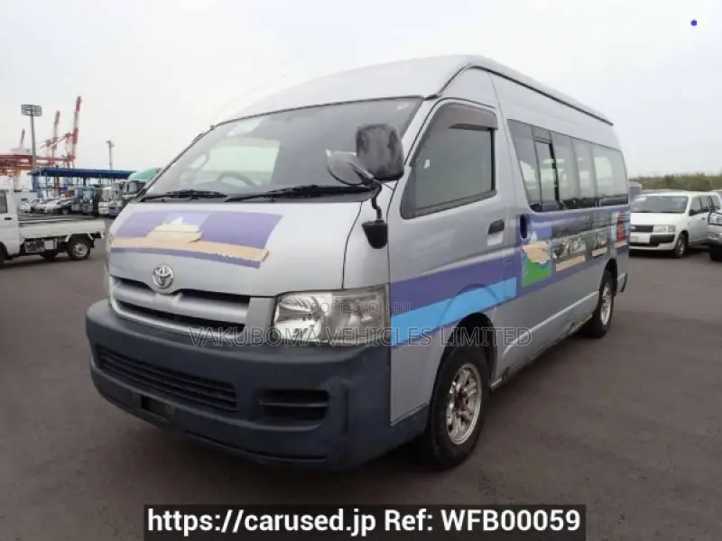 Toyota HiAce 2005 Silver