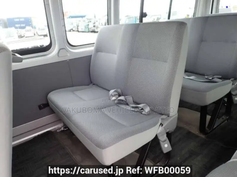 Toyota HiAce 2005 Silver