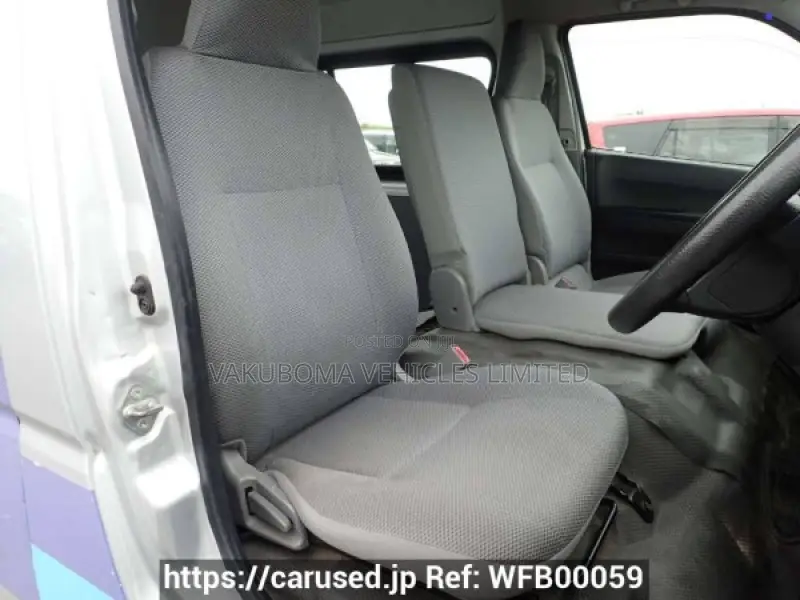 Toyota HiAce 2005 Silver