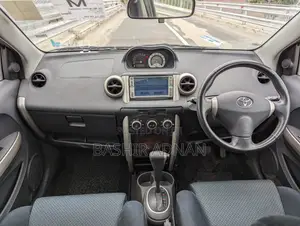 Toyota IST 2006 Silver