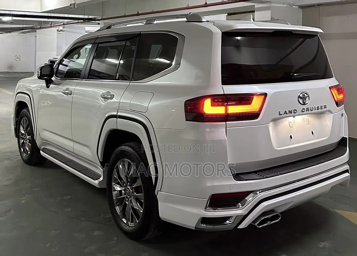 Toyota Land Cruiser 3.3 DT 2022 White