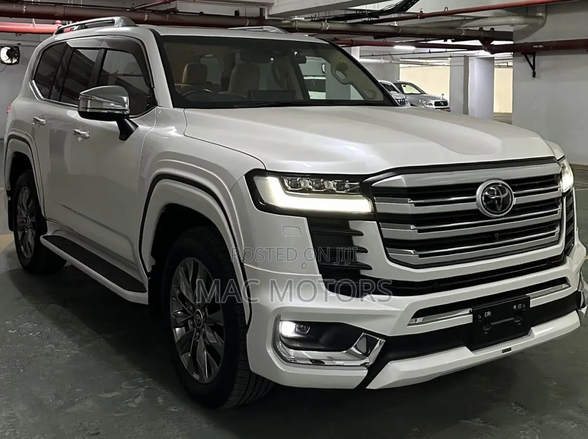 Toyota Land Cruiser 3.3 DT 2022 White