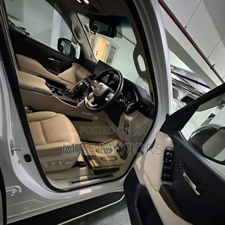 Toyota Land Cruiser 3.3 DT 2022 White