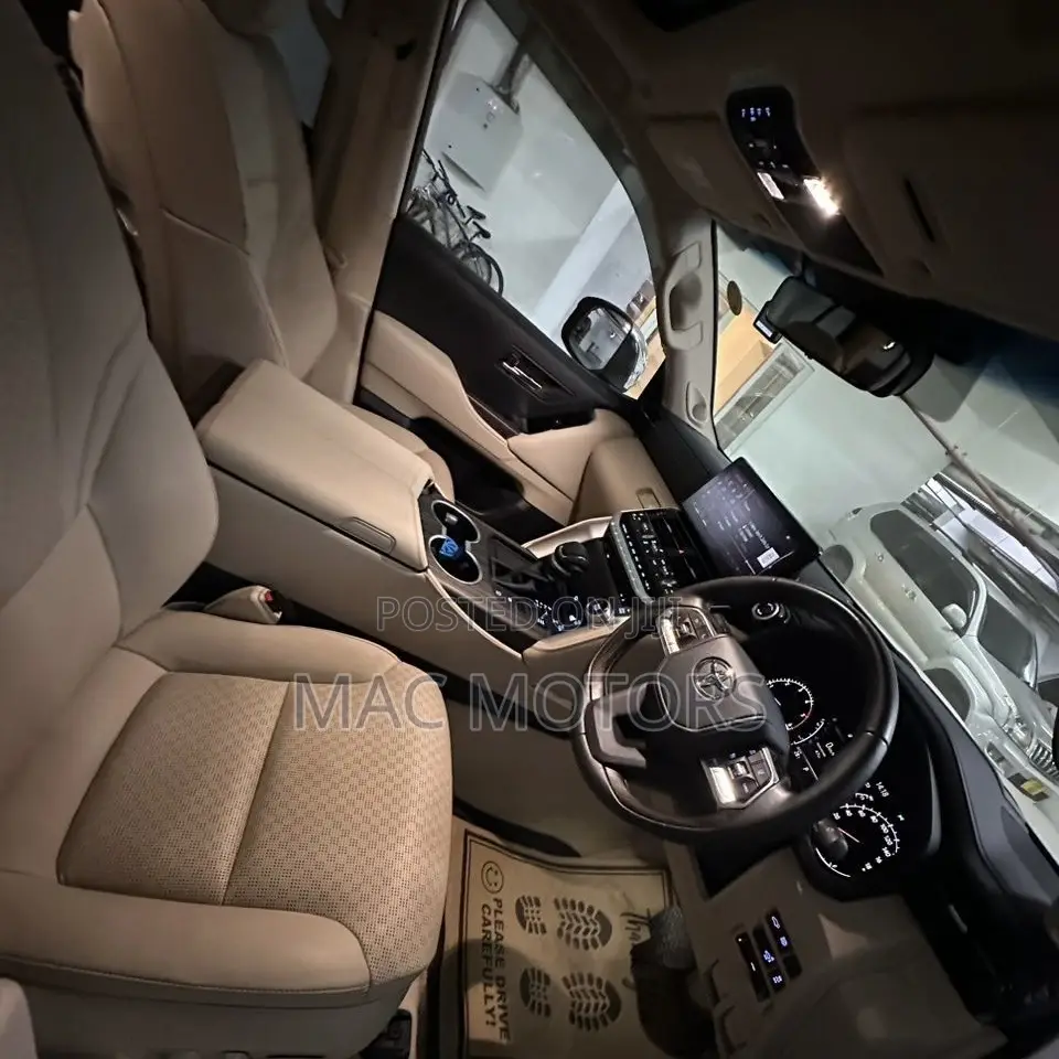 Toyota Land Cruiser 3.3 DT 2022 White