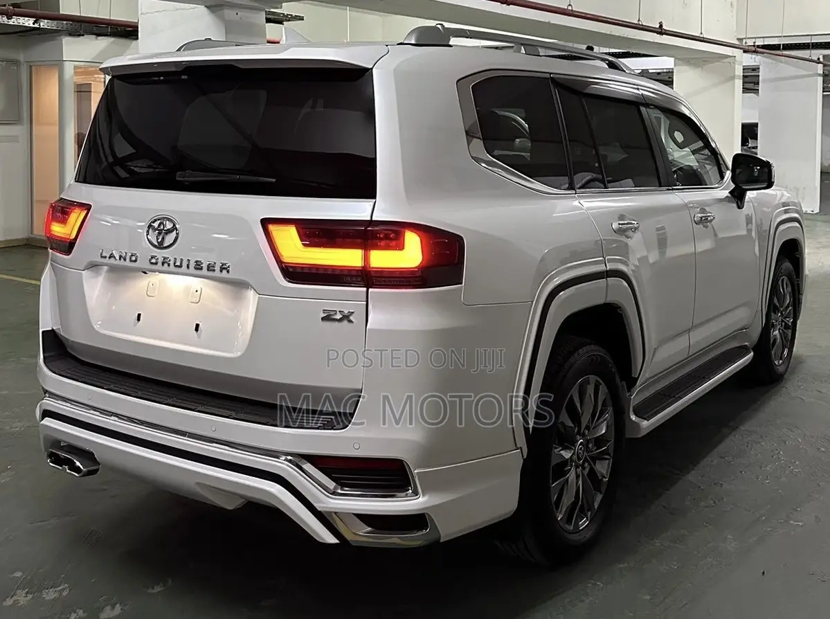 Toyota Land Cruiser 3.3 DT 2022 White