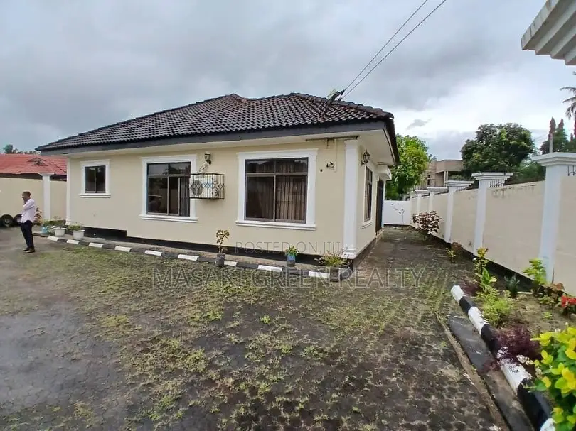 3bdrm House in Mbezi Beach, Kinondoni for sale