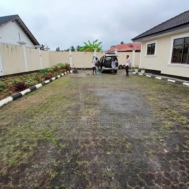 3bdrm House in Mbezi Beach, Kinondoni for sale