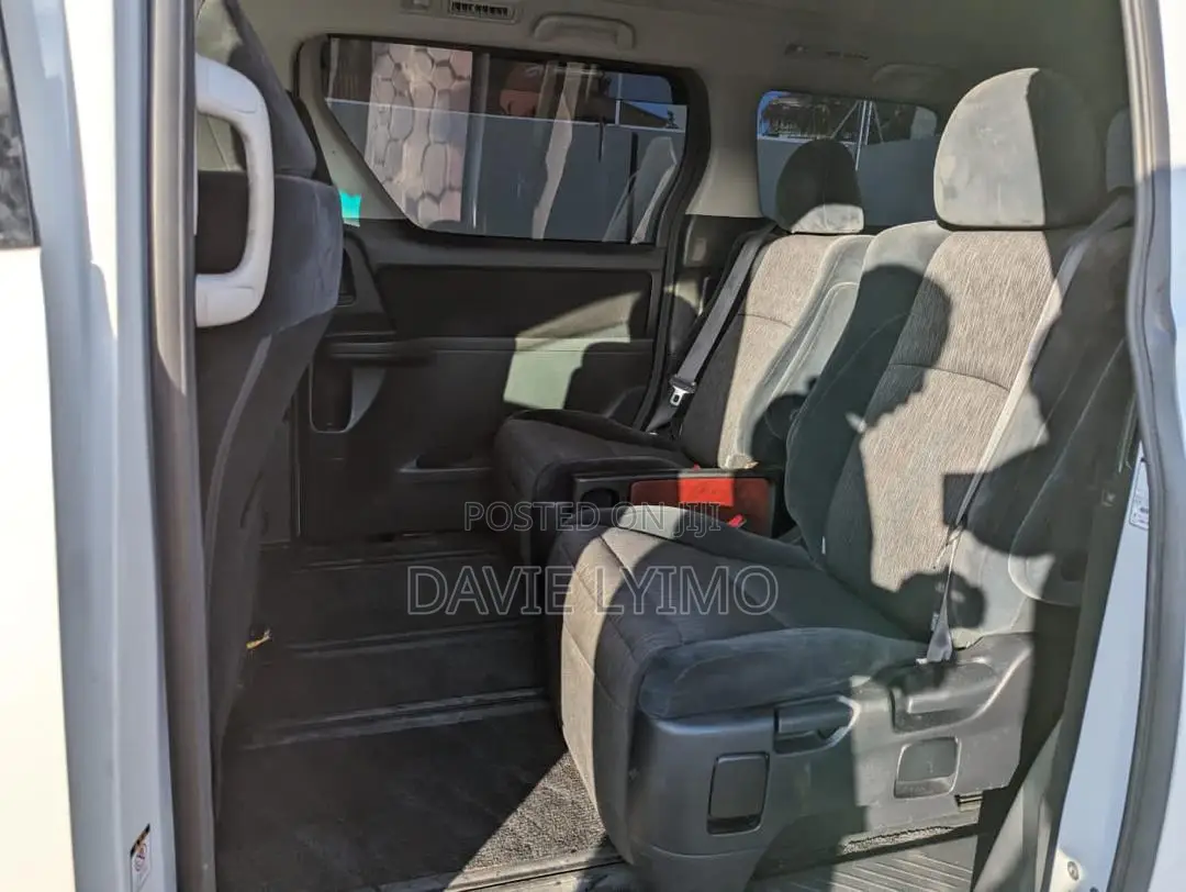 Toyota Alphard 2010 Pearl