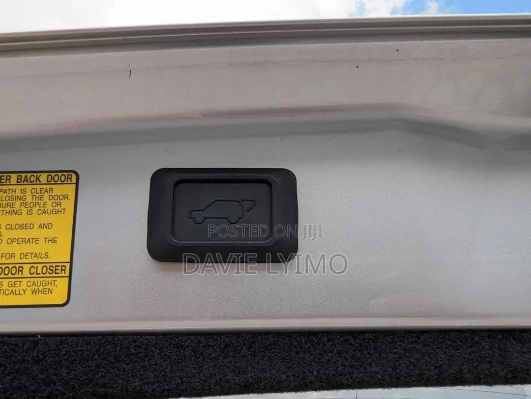 Toyota Alphard 2010 Pearl