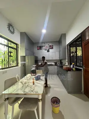 Furnished 5bdrm House in Ununio Beach for rent