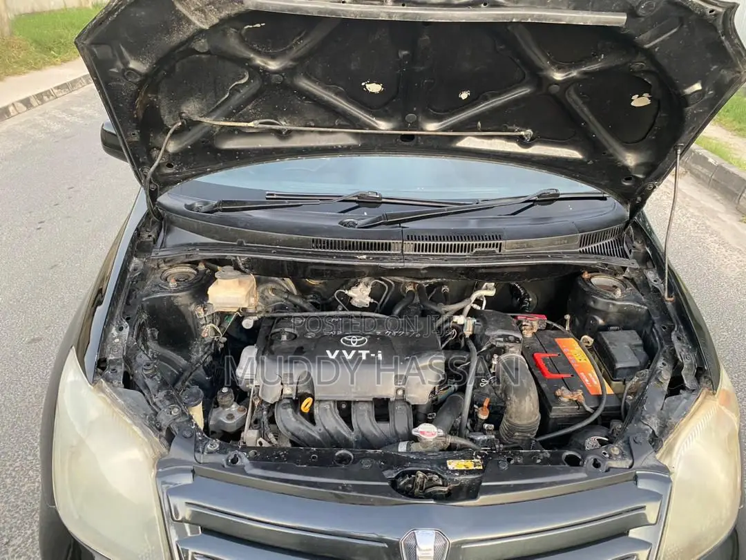Toyota IST 2005 Black