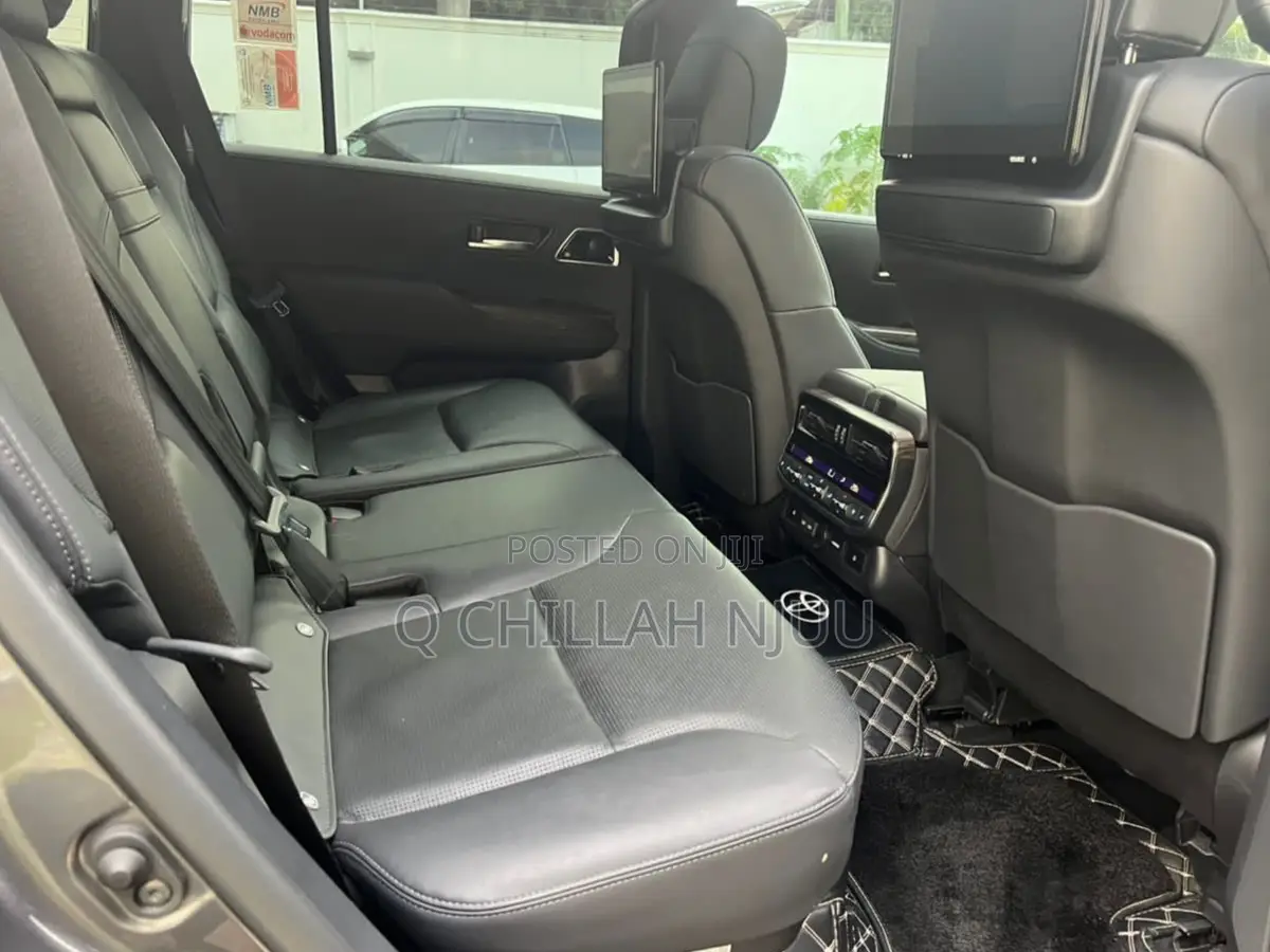 Toyota Land Cruiser 2022 Gray
