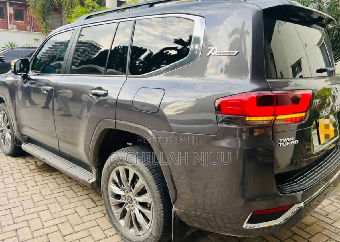 Toyota Land Cruiser 2022 Gray