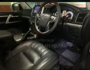 Toyota Land Cruiser 2017 White