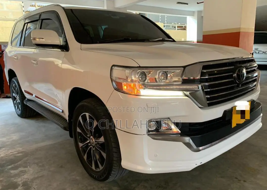 Toyota Land Cruiser 2017 White