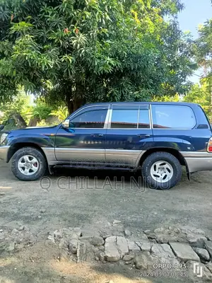 Toyota Land Cruiser 2005 Blue
