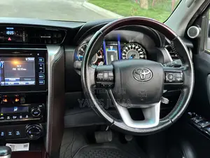 Toyota Fortuner 2017 Silver