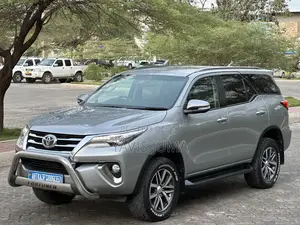 Toyota Fortuner 2017 Silver