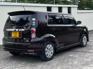 Toyota Corolla Rumion 2011 Black