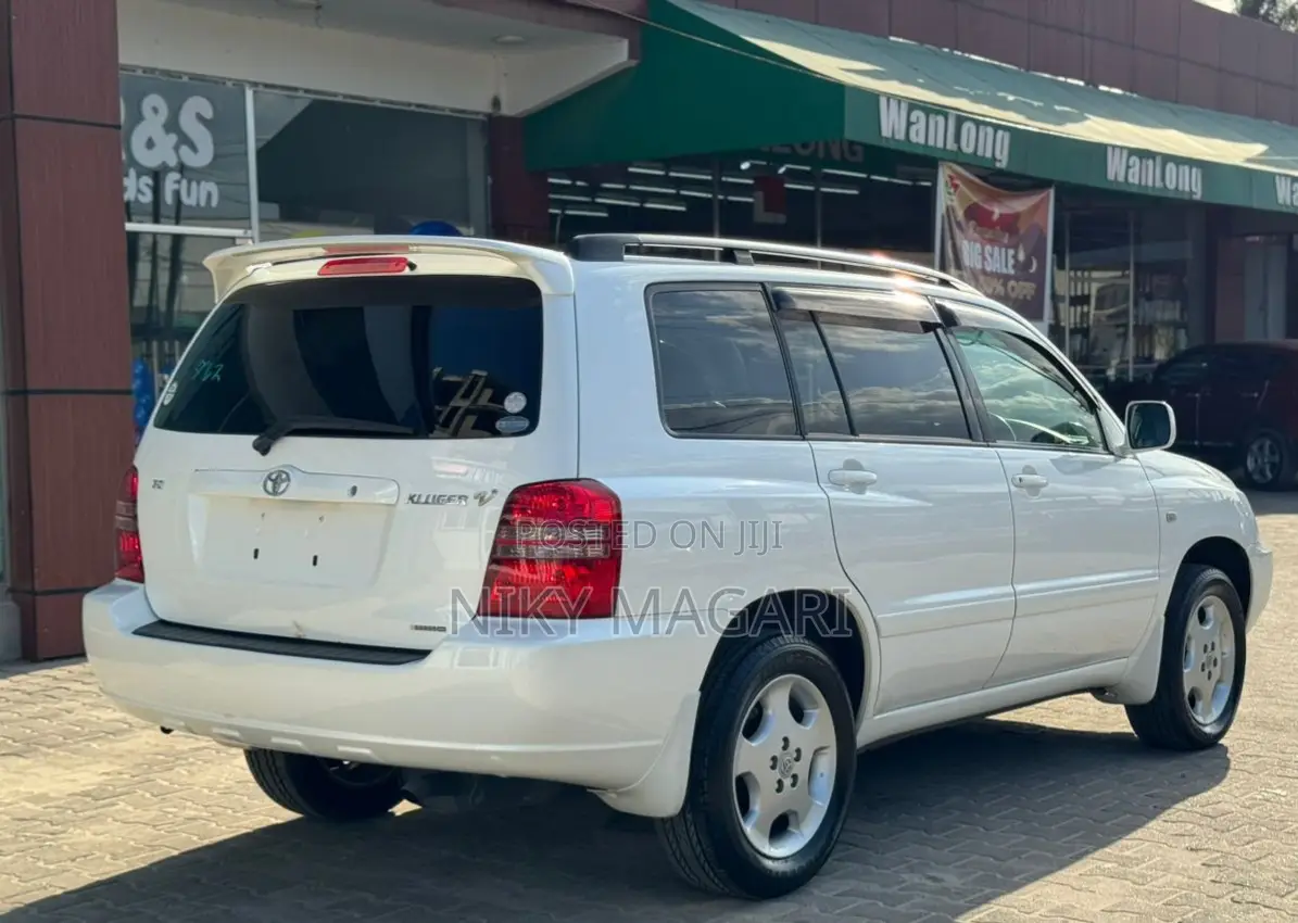 Toyota Kluger 2001 White