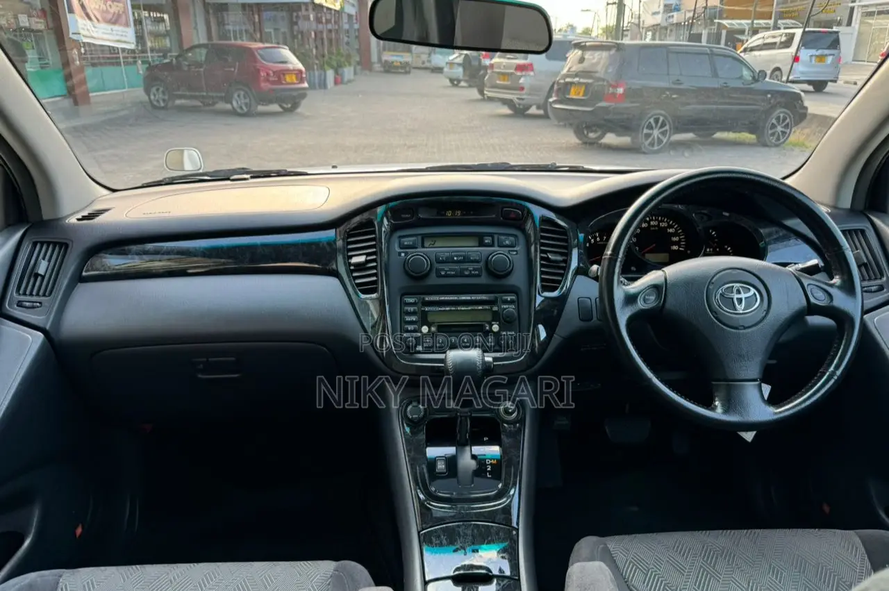 Toyota Kluger 2001 White