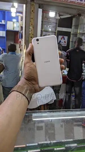 Sharp Aquos Sense 2 SHV43 32 GB White