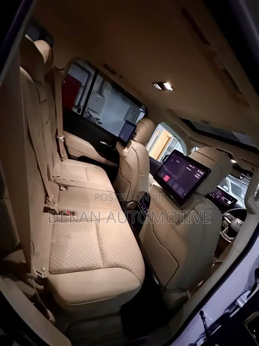 Toyota Land Cruiser 2023 White