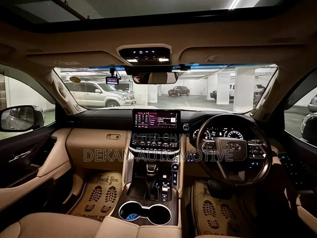 Toyota Land Cruiser 2023 White