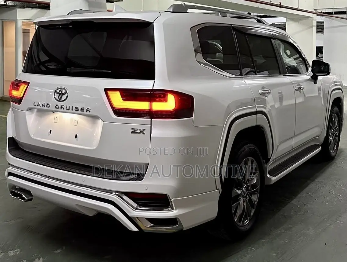 Toyota Land Cruiser 2023 White