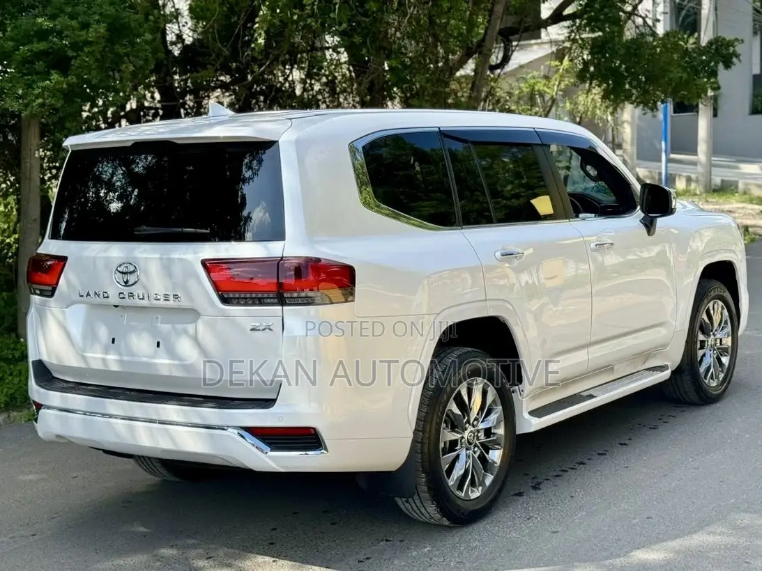 Toyota Land Cruiser 2023 White