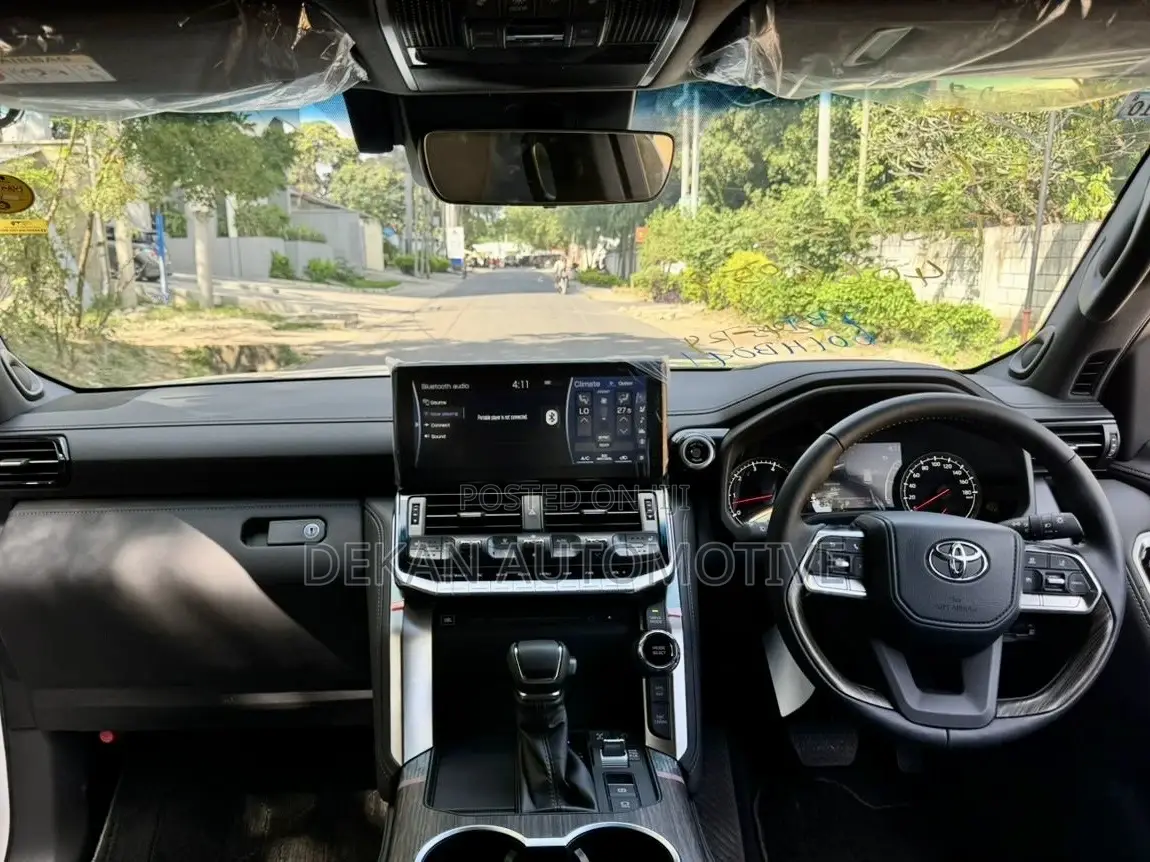 Toyota Land Cruiser 2023 White
