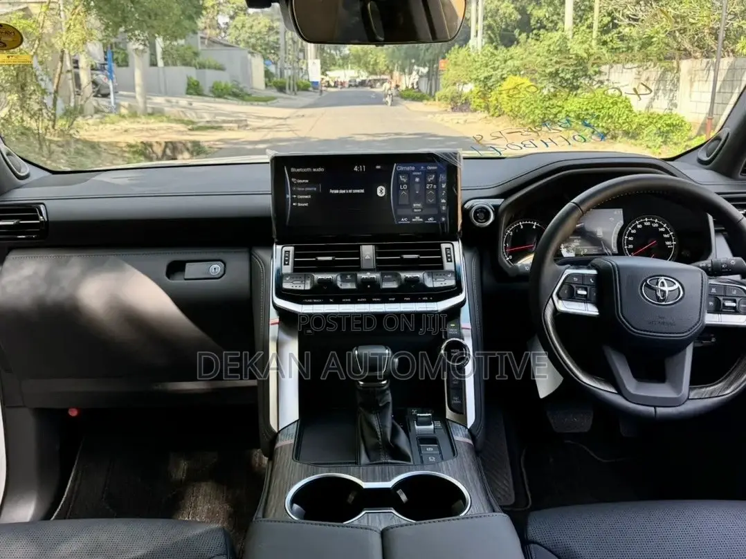 Toyota Land Cruiser 2023 White