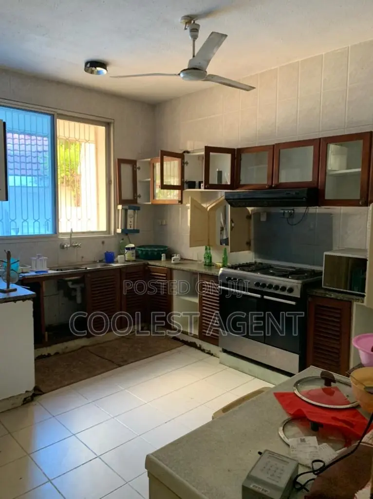 Furnished 5bdrm Bungalow in Msasani, Kinondoni for rent