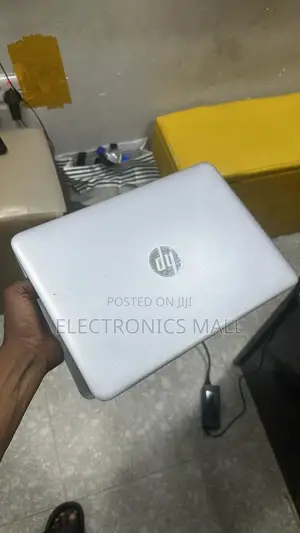 Laptop HP EliteBook 820 G3 4GB Intel Core I5 HDD 500GB