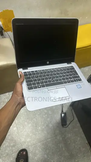 Laptop HP EliteBook 820 G3 4GB Intel Core I5 HDD 500GB