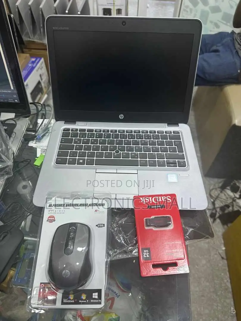 Laptop HP EliteBook 820 G3 4GB Intel Core I5 HDD 500GB
