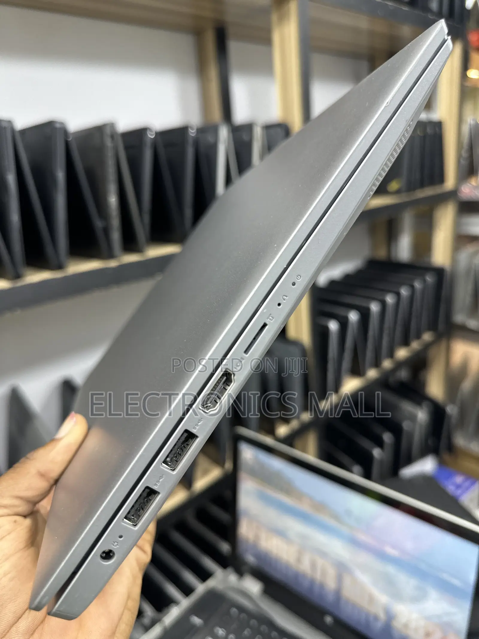 Laptop Lenovo 4GB AMD A6 HDD+SSD 500GB
