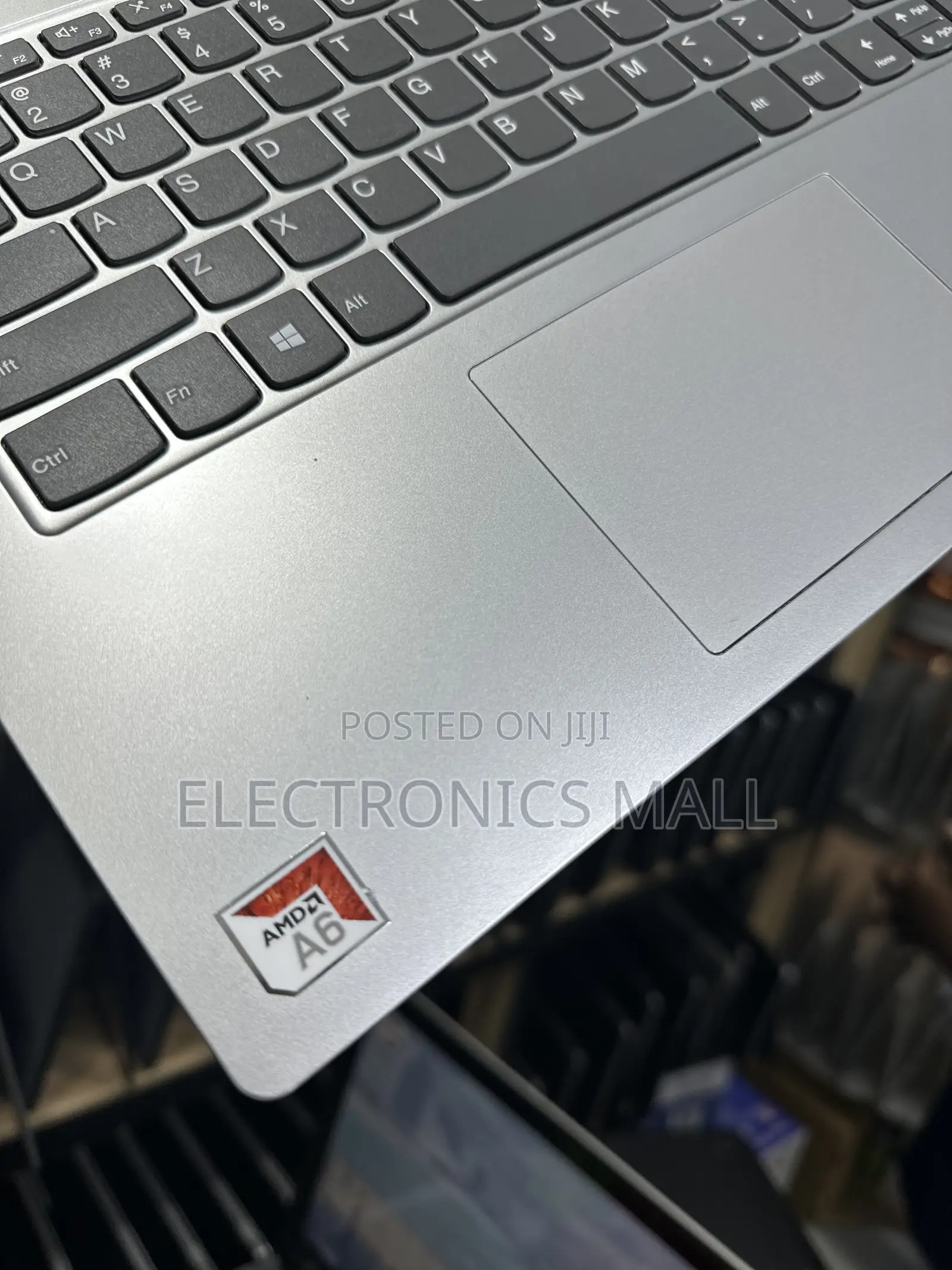 Laptop Lenovo 4GB AMD A6 HDD+SSD 500GB