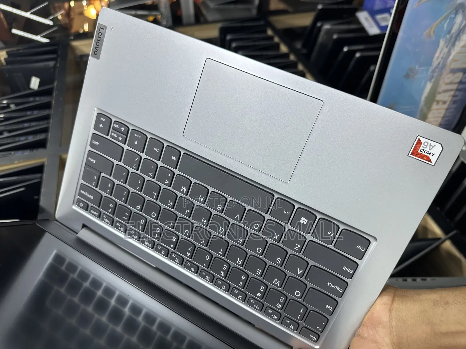 Laptop Lenovo 4GB AMD A6 HDD+SSD 500GB