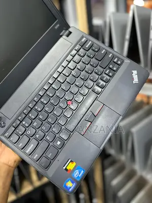 Laptop Lenovo ThinkPad X131e 4GB Intel Core 2 Duo HDD 320GB